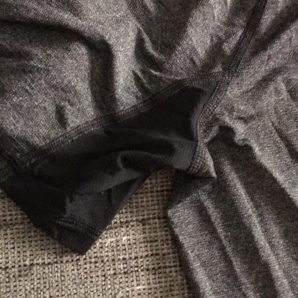 Lululemon men’s athletic shirt underarm vent hem - Picture 5 of 7